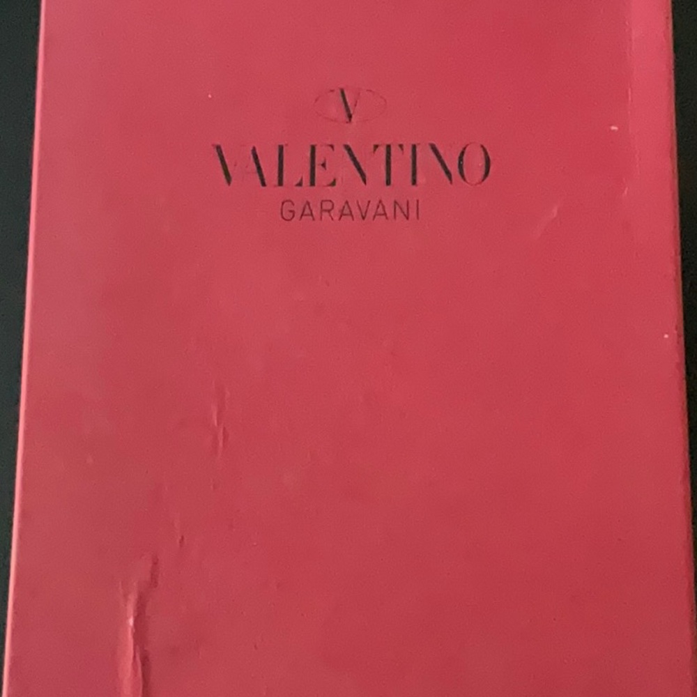 Authentic Valentino - Picture 3 of 6